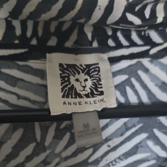 Anne Klein Sleeveless Office Blouse Black White Abstract Print Top Size Medium - Picture 2 of 4
